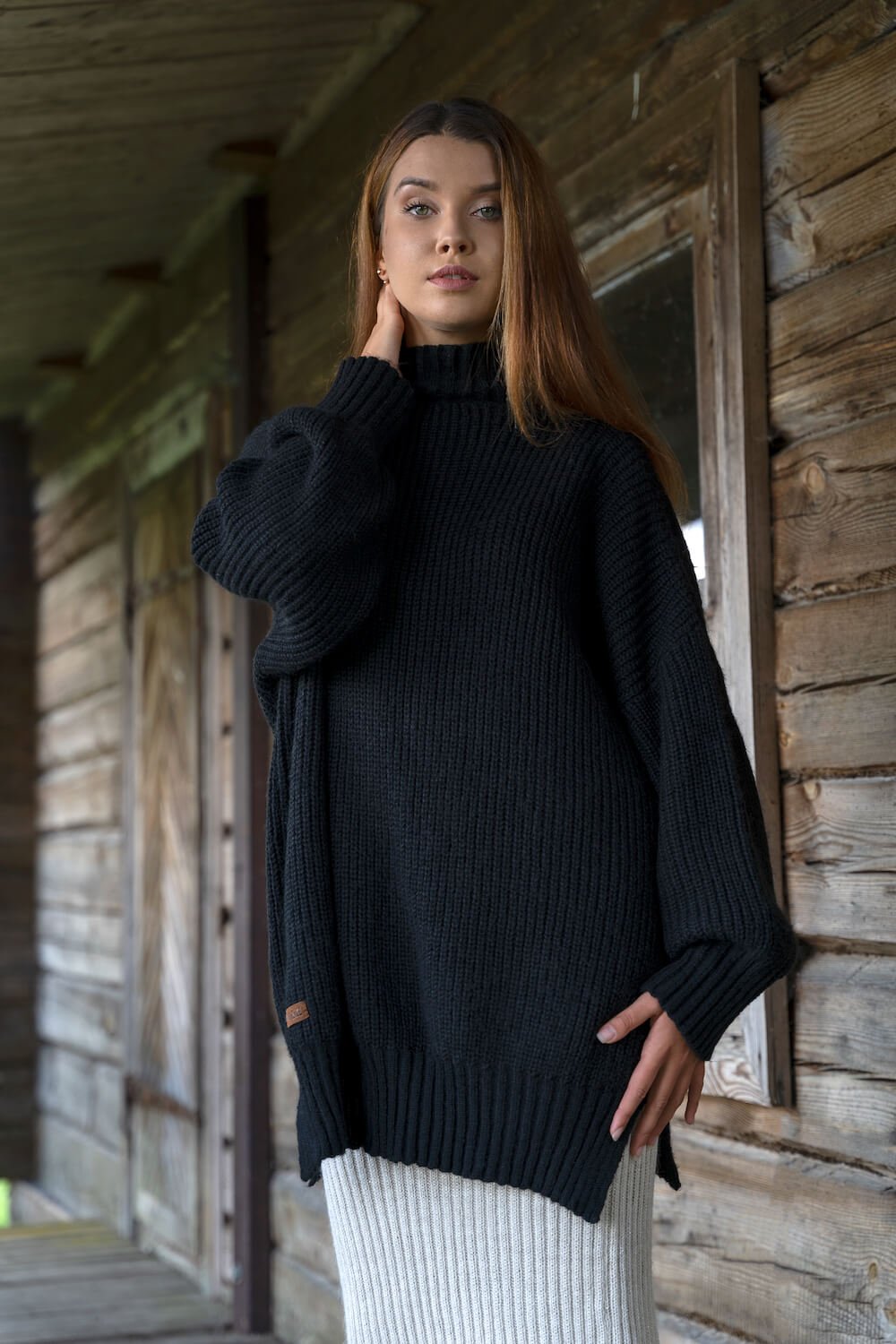oversized natural wool women sweater in black