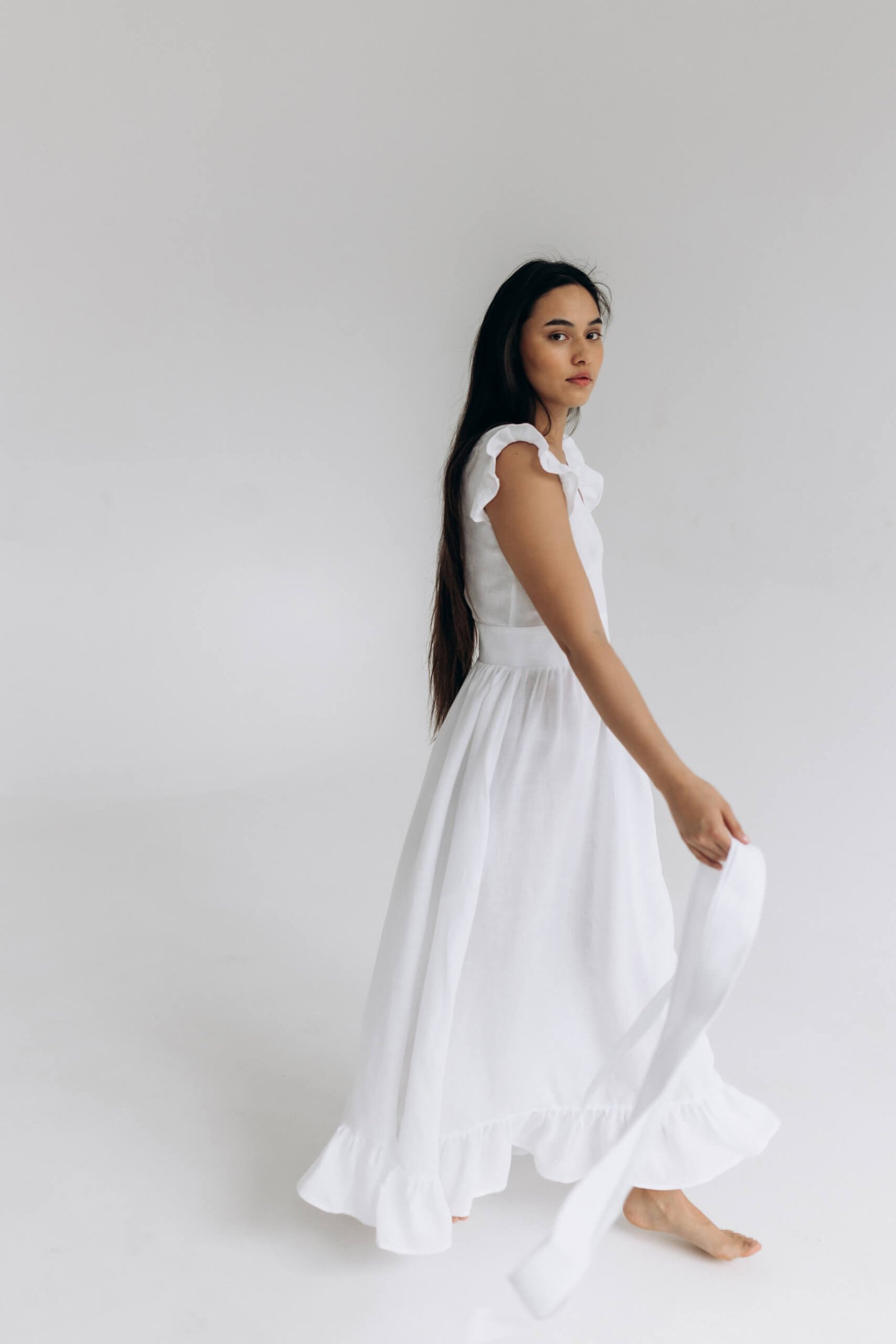 minimalistinė lininė suknelė moterims
