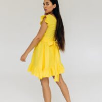 trumpa geltona lininė suknelė