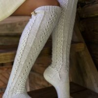 baltos ilgos vilnonės kojinės
