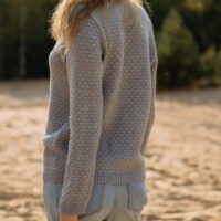 pilkas merino vilnos megztinis su sagomis
