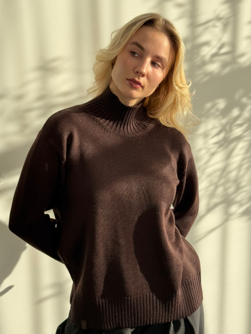 Šiltas merino vilnos megztinis paaukštintu kaklu NOAH