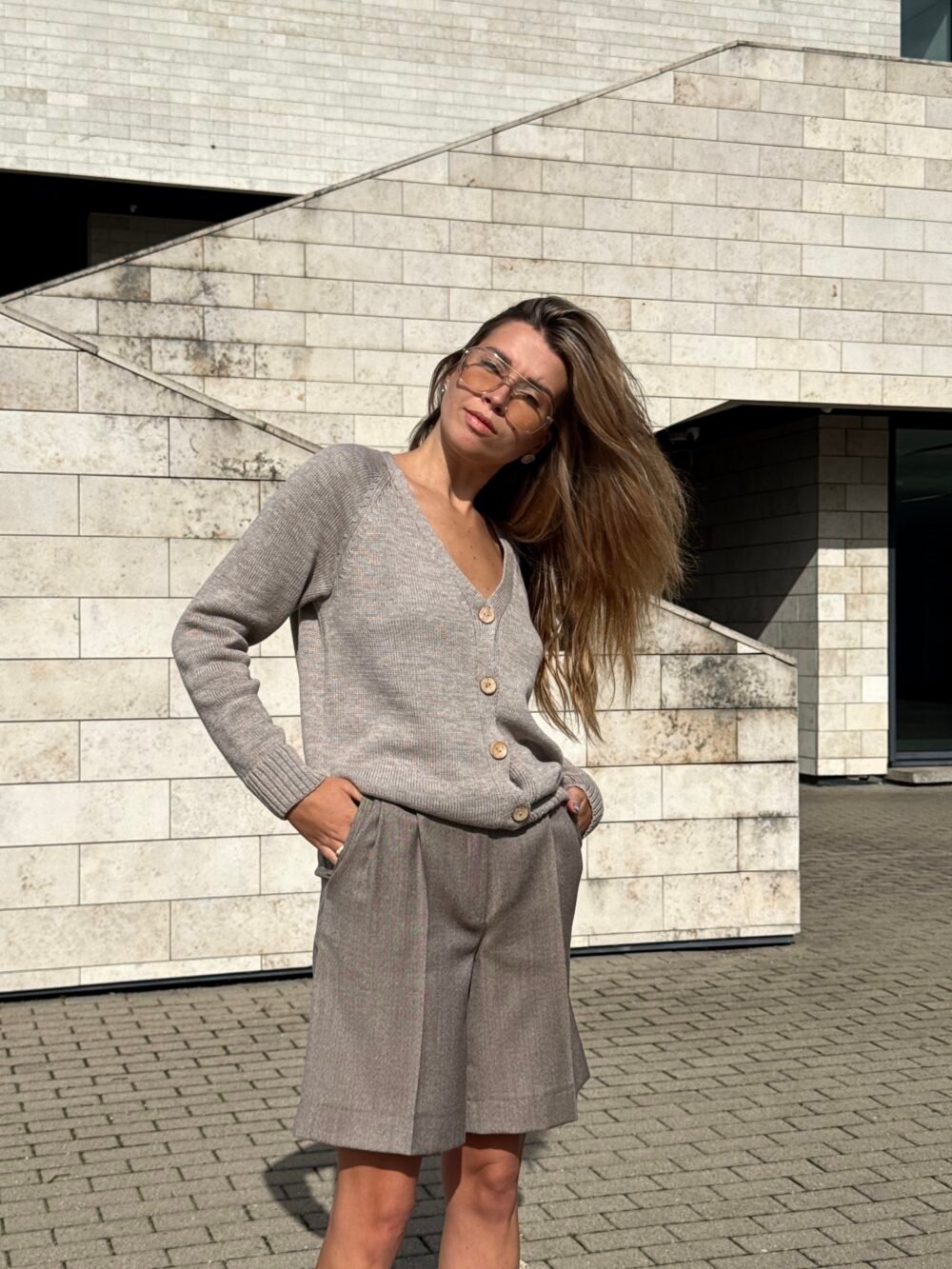Vilnos audinio platūs šortai su kišenėmis DUNE taupe
